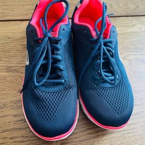 Sketch-knit by Skechers